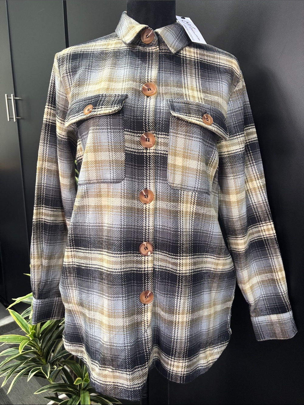 NY Collection Shacket/top button down,plaid, chest/side pockets,soft,warm winter